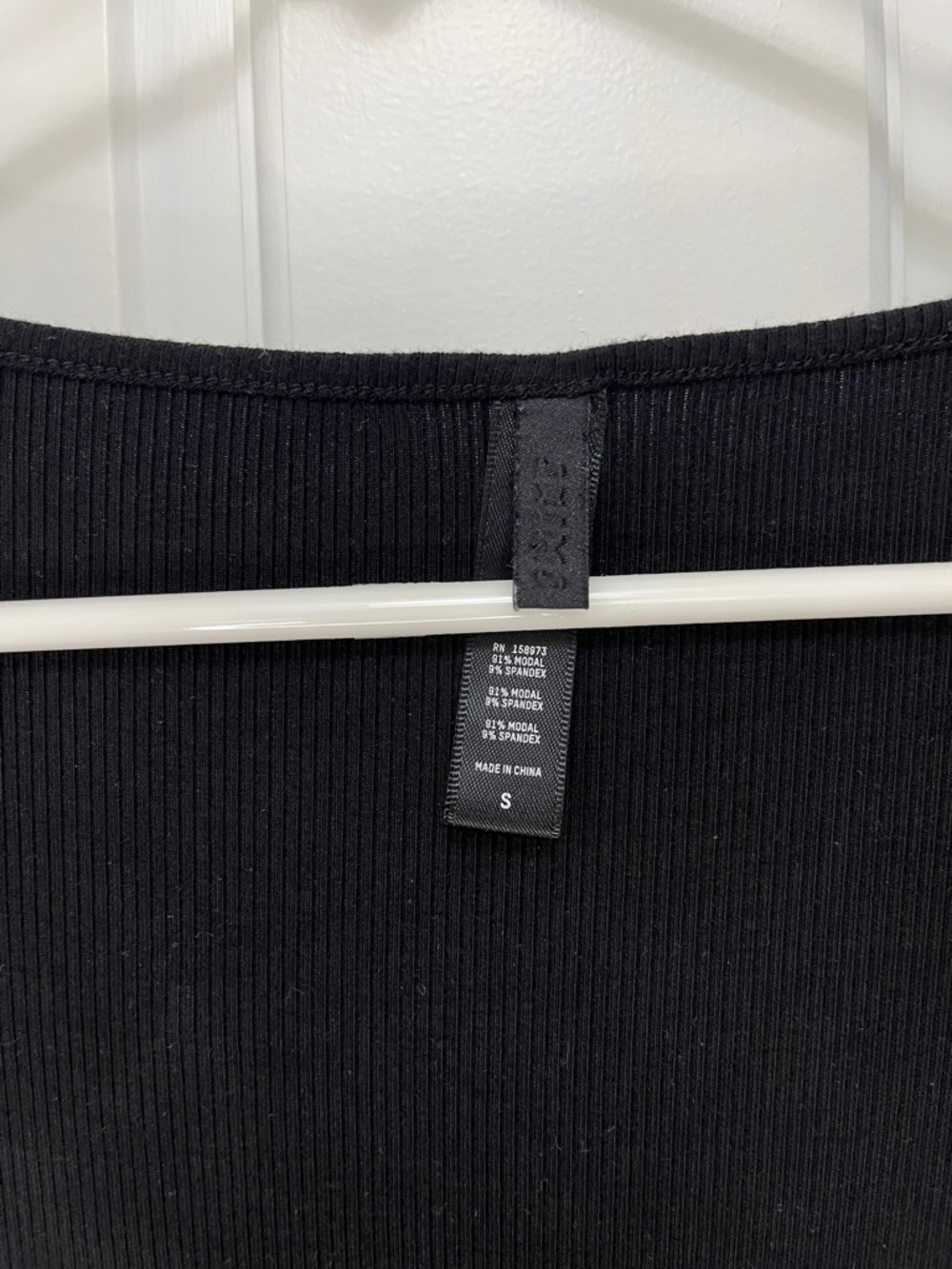Skims Scoop Neck Black Long Sleeve Ribbed Knit Maxi Dress - Size Small - Picture 3 of 10